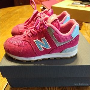Toddler tennis shoes